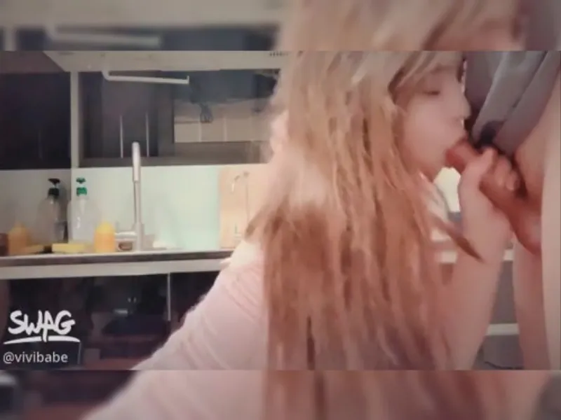 Hoá thân thành nhân viên chăm sóc xinh địt với bạn trai